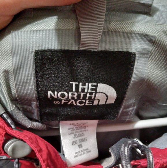 North face windbreaker - Picture 3 of 3